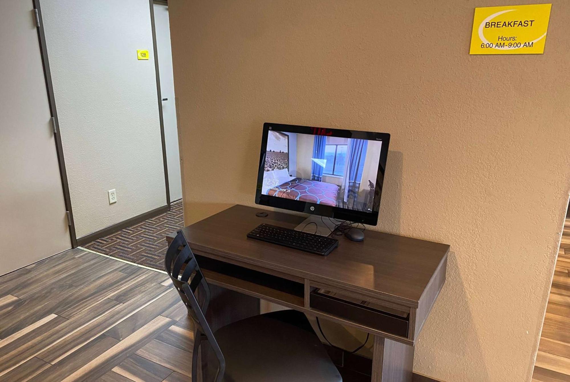 Super 8 By Wyndham Independence Ks Hotel Luaran gambar